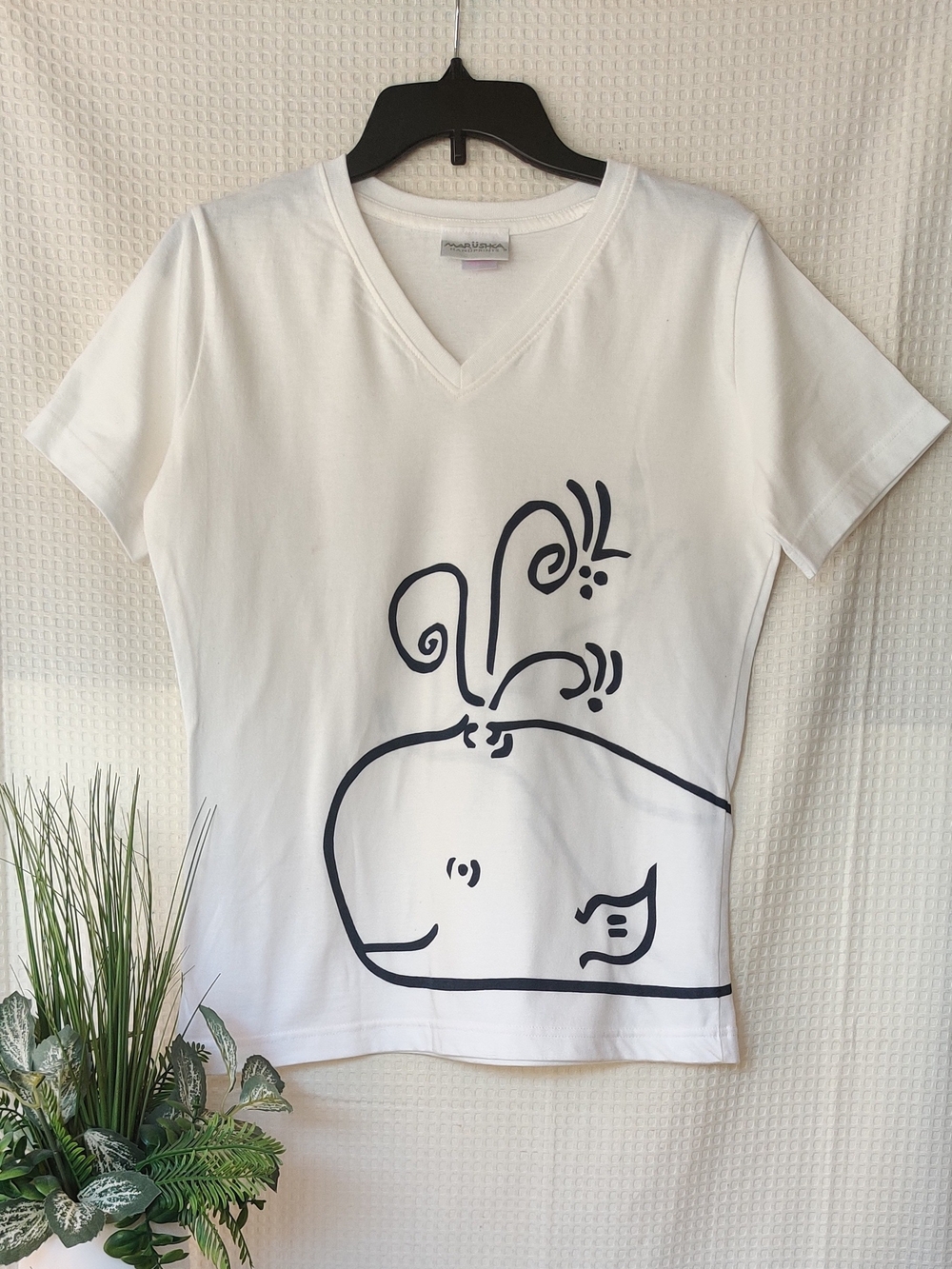 Marushka Women's "Happy Whale" White V-Neck CottonT-Shirt Size Medium